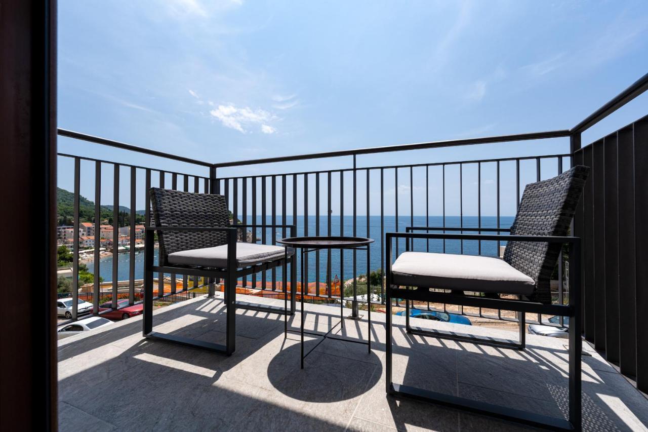 Niki Apartments Przno Светі-Стефан Екстер'єр фото