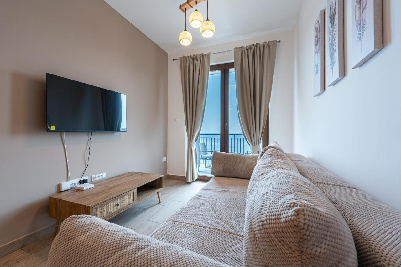 Niki Apartments Przno Светі-Стефан Екстер'єр фото