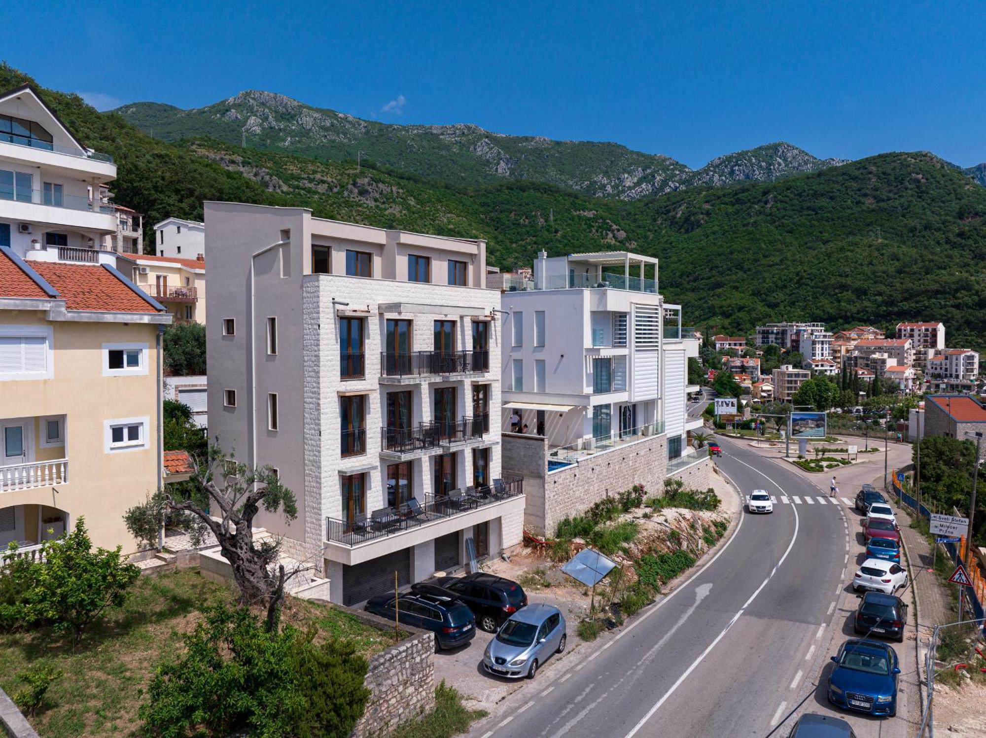 Niki Apartments Przno Светі-Стефан Екстер'єр фото