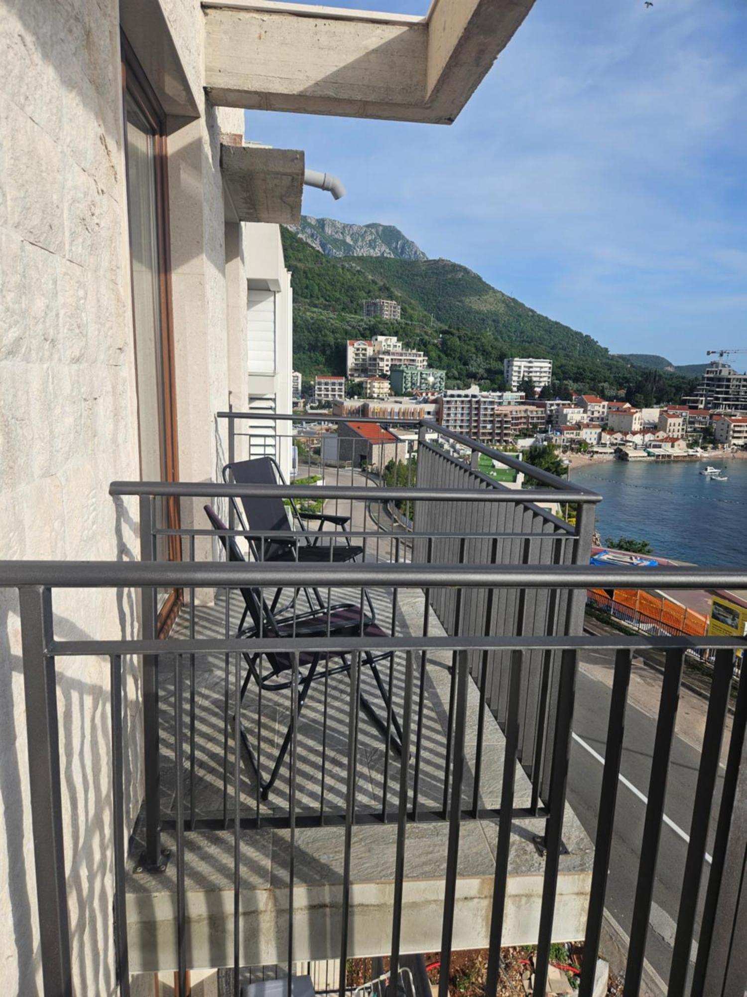 Niki Apartments Przno Светі-Стефан Екстер'єр фото